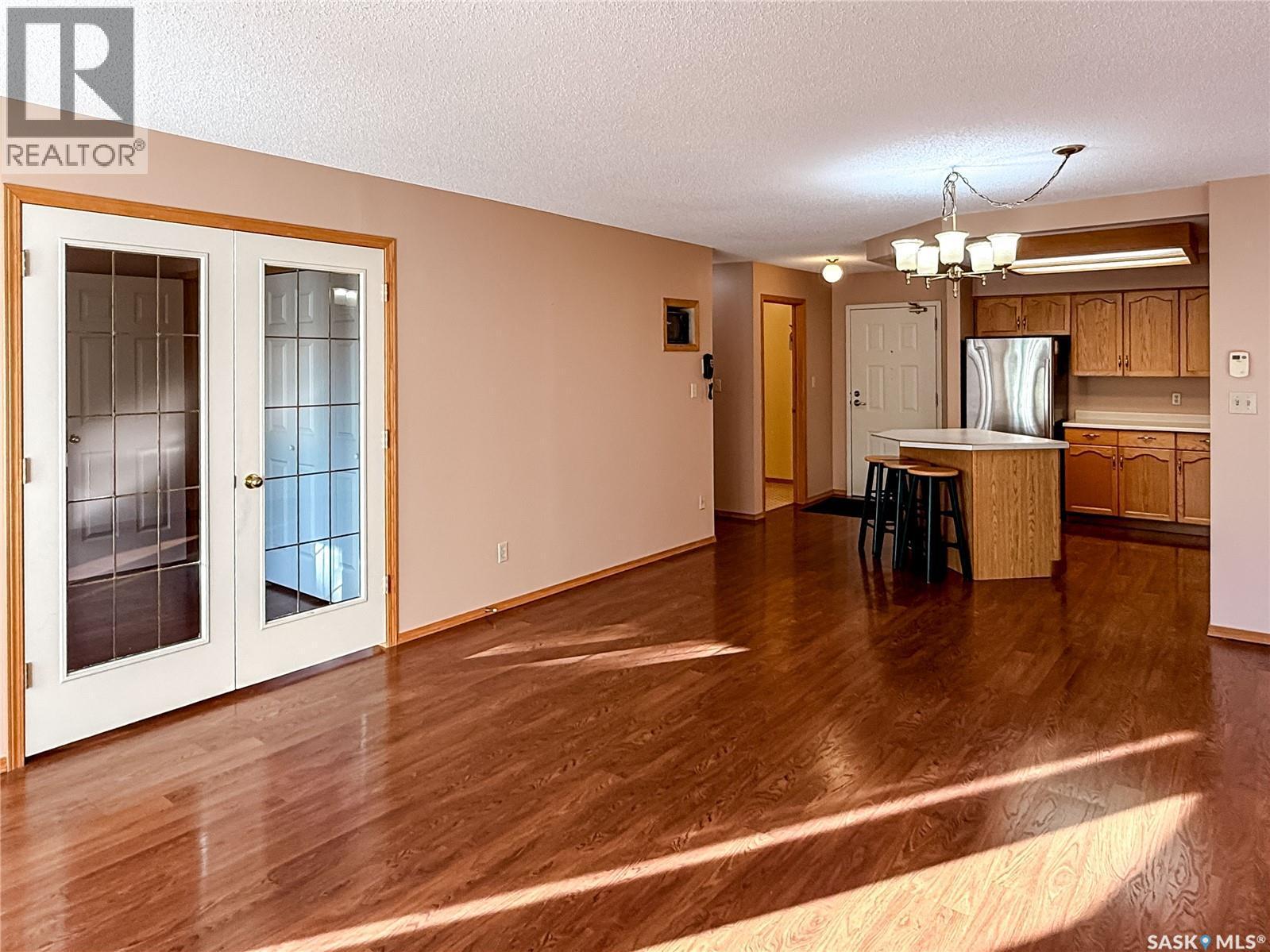 219 960 Assiniboine Avenue E, Regina, SK