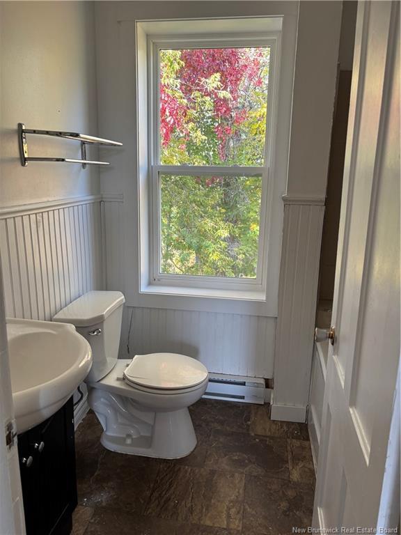 560 Queen St, Bathurst, NB