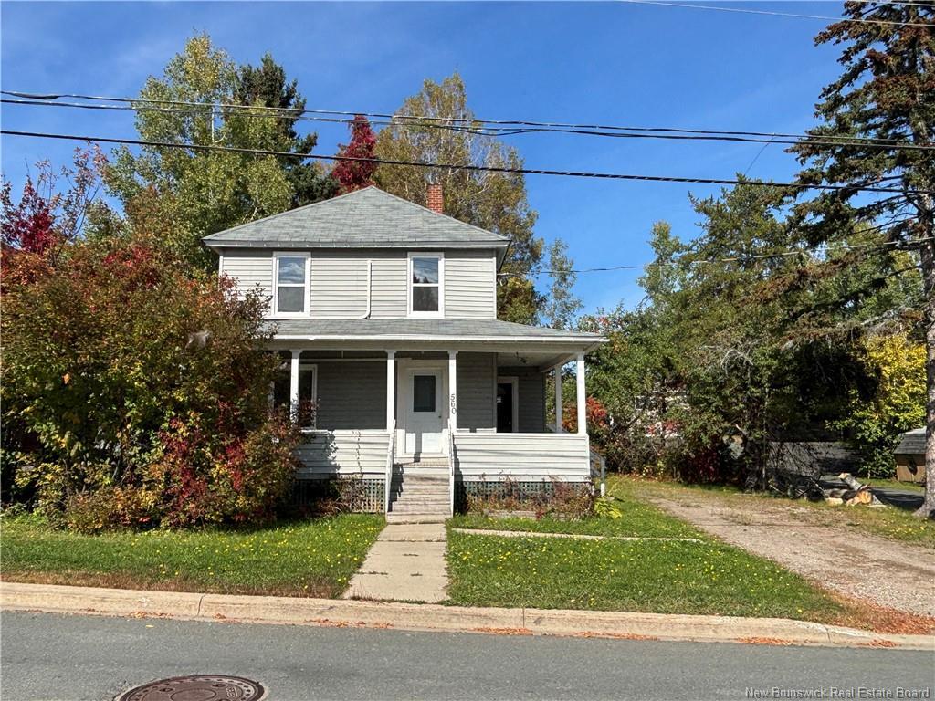 560 Queen St, Bathurst, NB