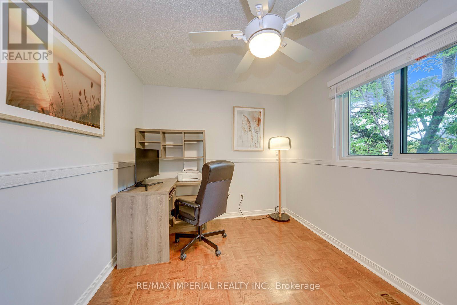 6100 Wabukayne Court, Mississauga, ON