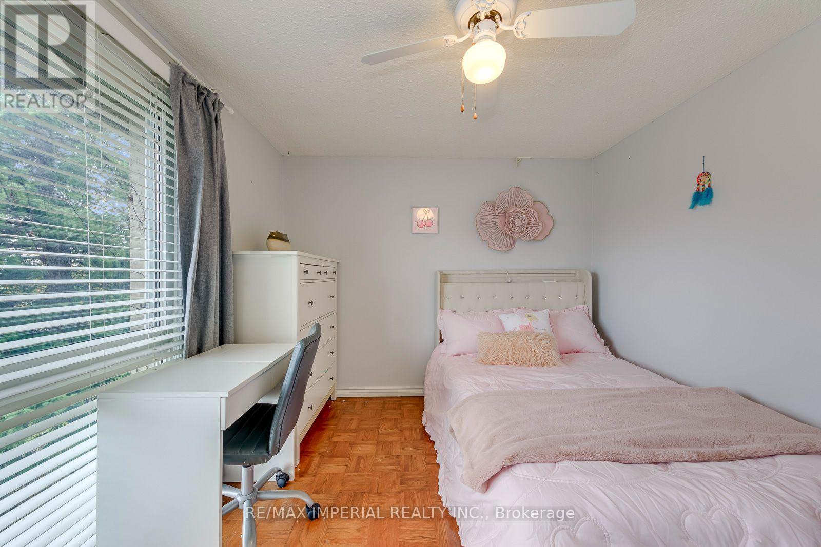 6100 Wabukayne Court, Mississauga, ON