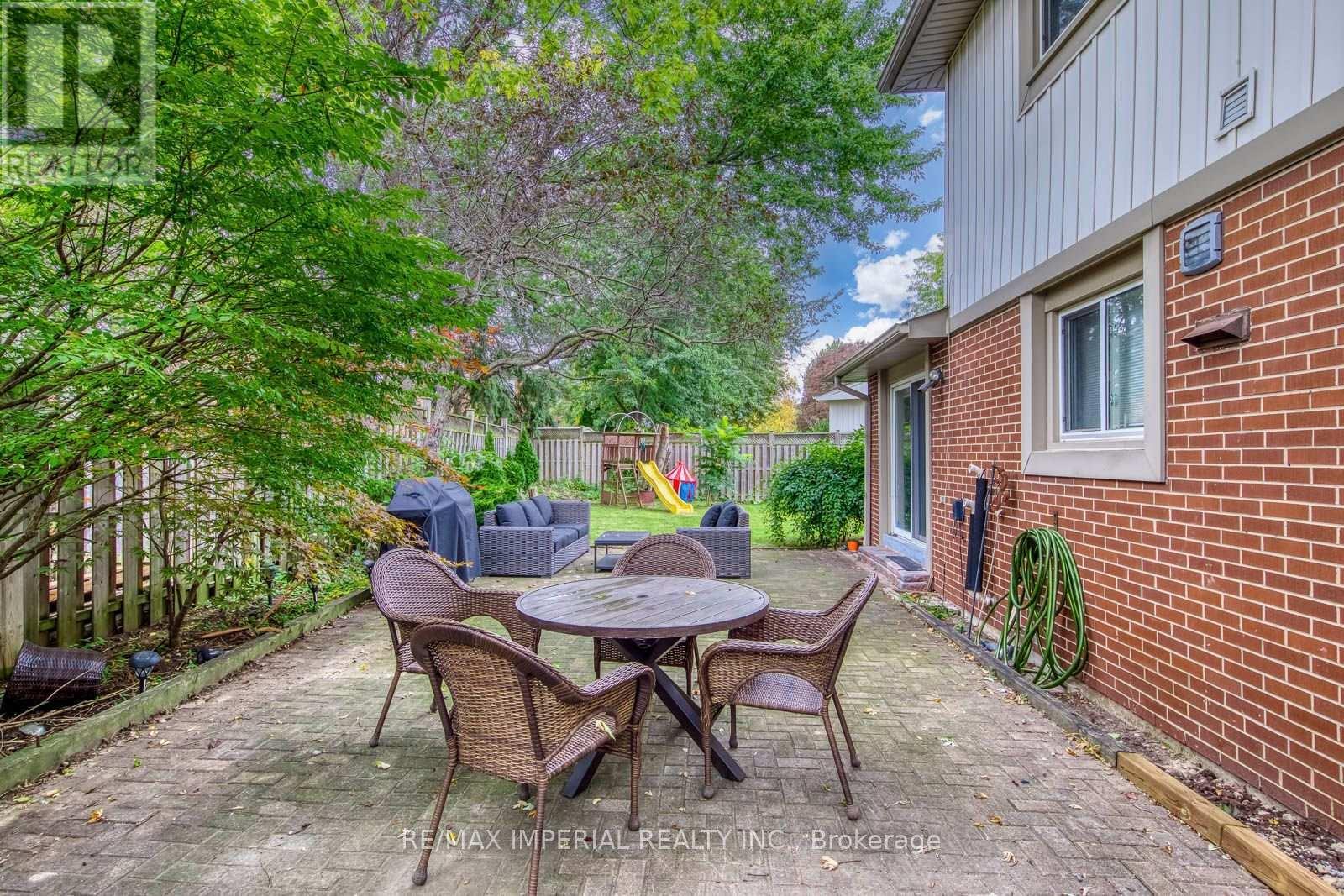 6100 Wabukayne Court, Mississauga, ON