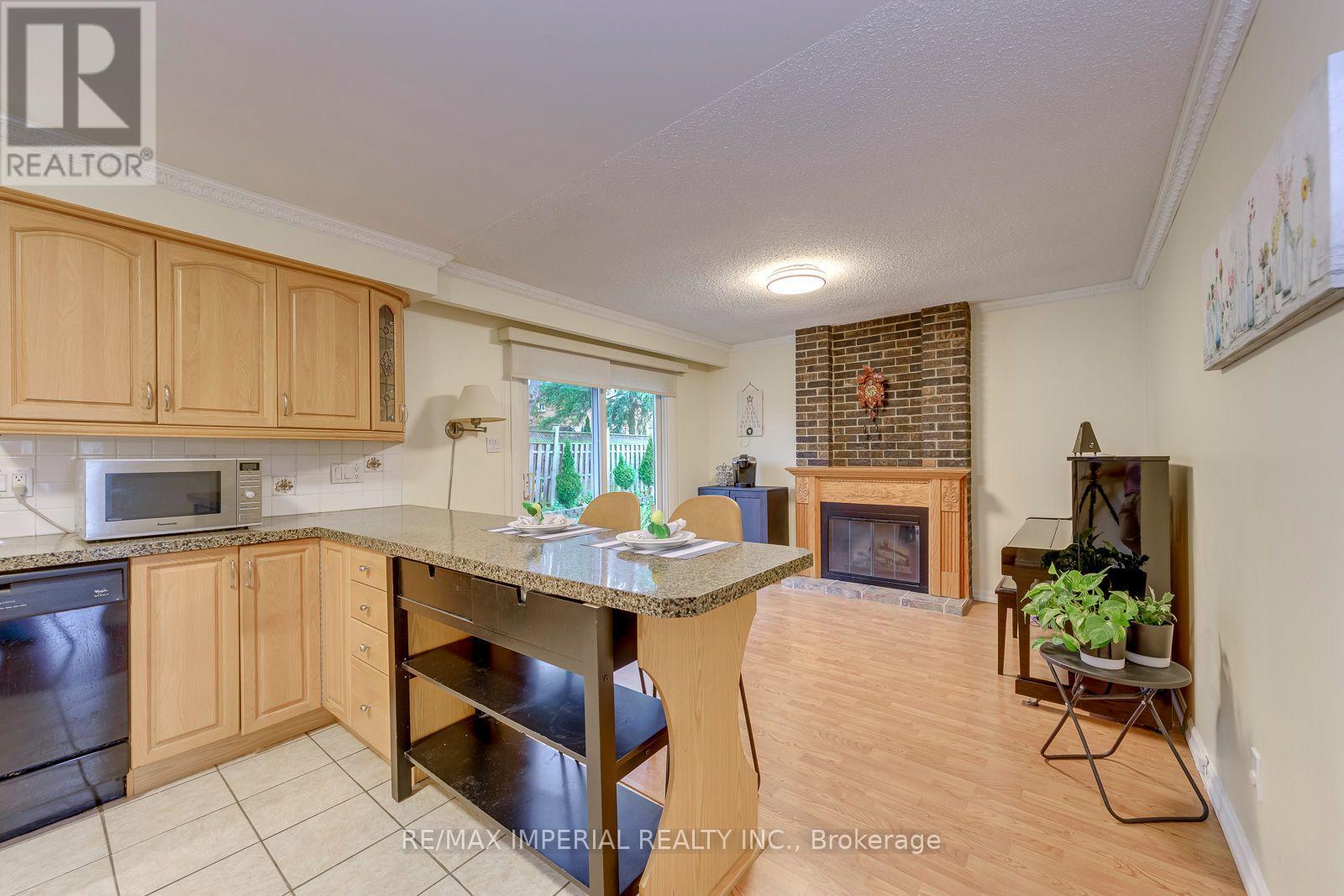6100 Wabukayne Court, Mississauga, ON
