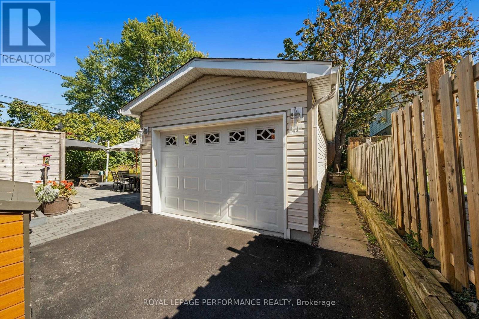 2189 Blossom Drive, Ottawa, ON
