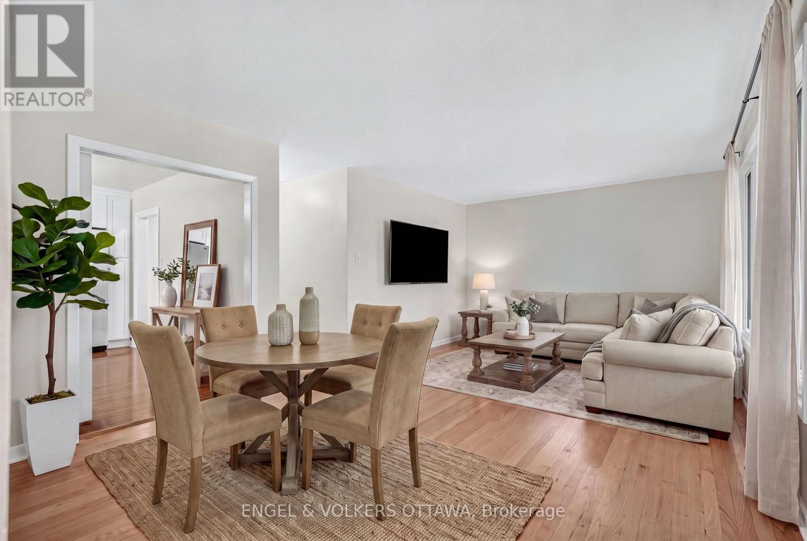 Virtually staged - 1238 St. Paul Avenue, Ottawa, ON