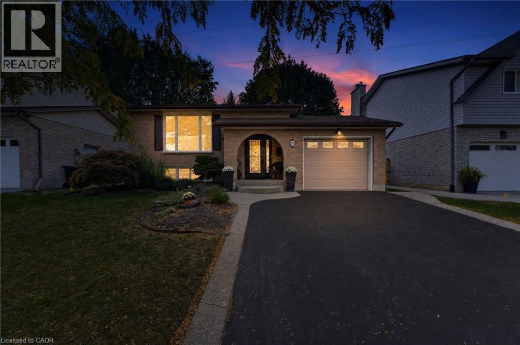 Twilight photo - 77 Yellow Birch Drive, Kitchener, ON