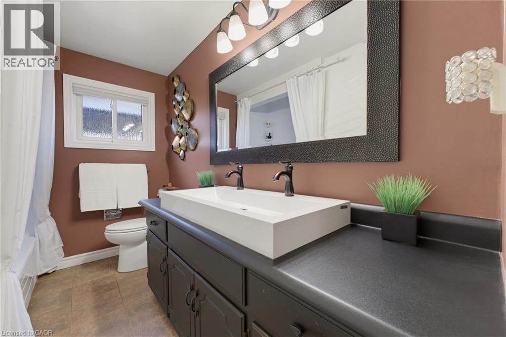 Main floor 3pc bathroom - 77 Yellow Birch Drive, Kitchener, ON