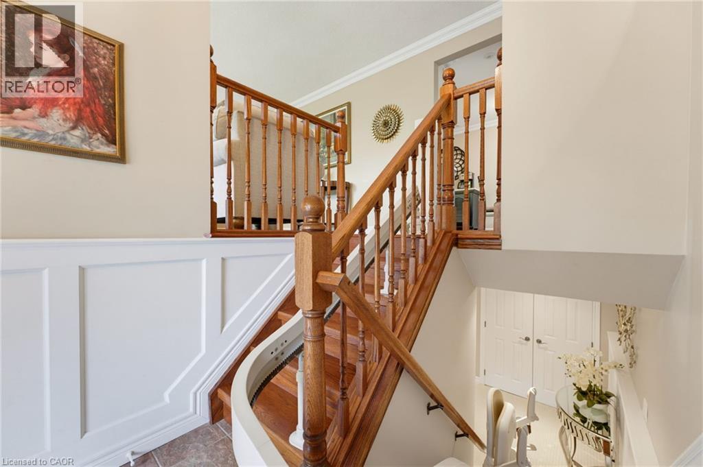 Split entry with lift - 77 Yellow Birch Drive, Kitchener, ON