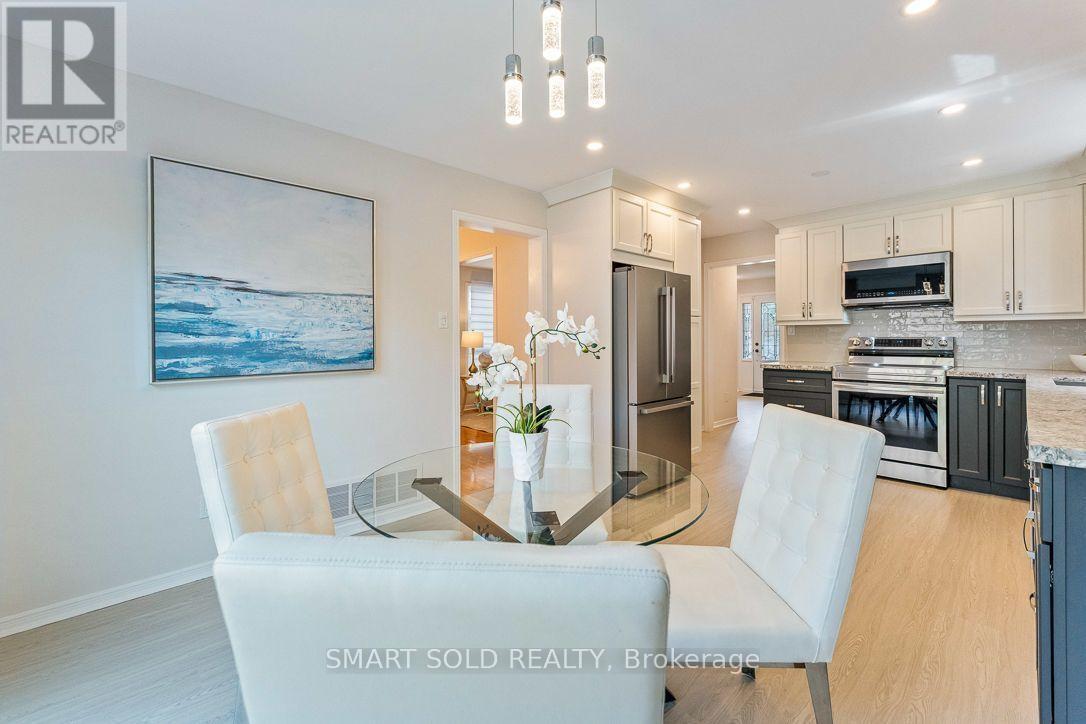 853 Apple Gate Court, Mississauga, ON
