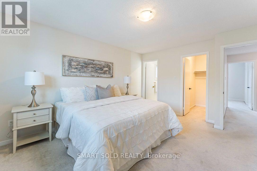 853 Apple Gate Court, Mississauga, ON