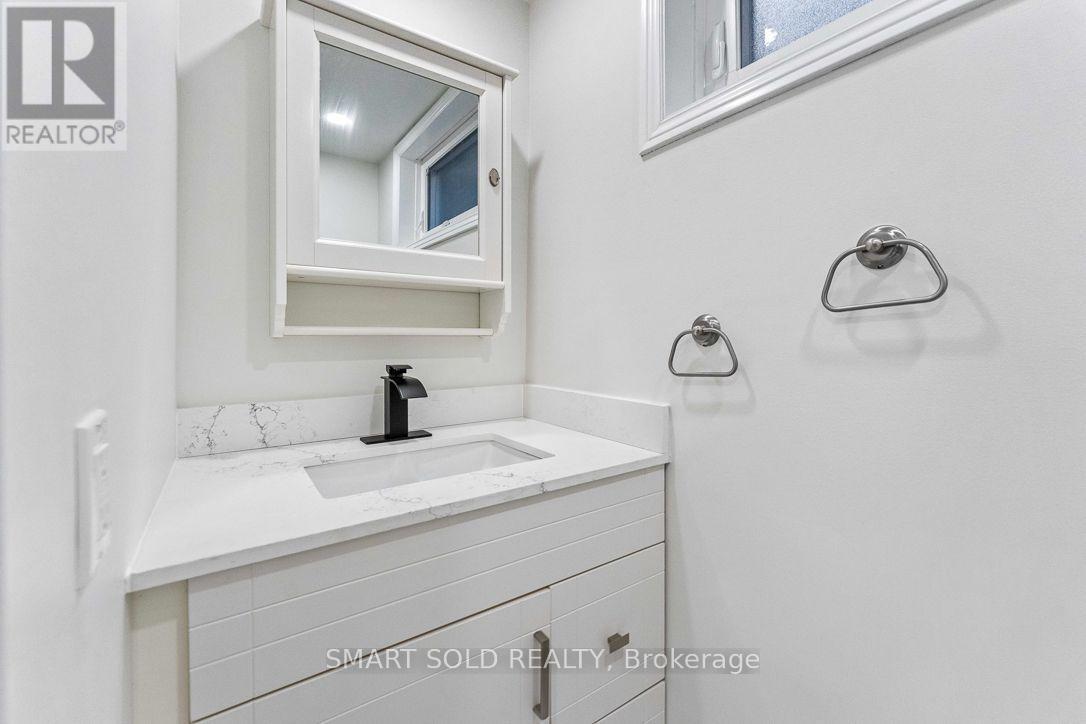 853 Apple Gate Court, Mississauga, ON