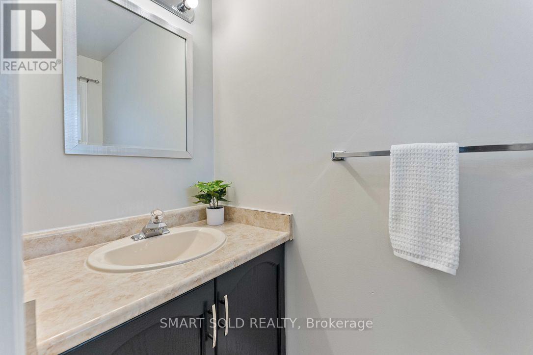 853 Apple Gate Court, Mississauga, ON