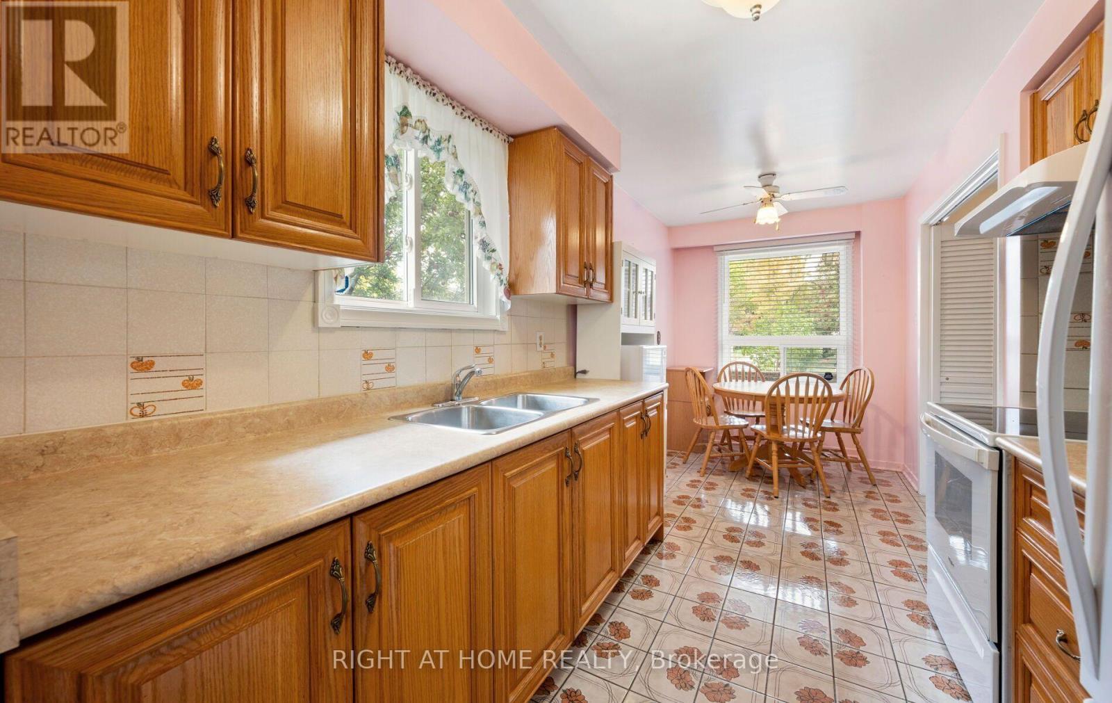 875 Messenger Meadow Drive, Mississauga, ON