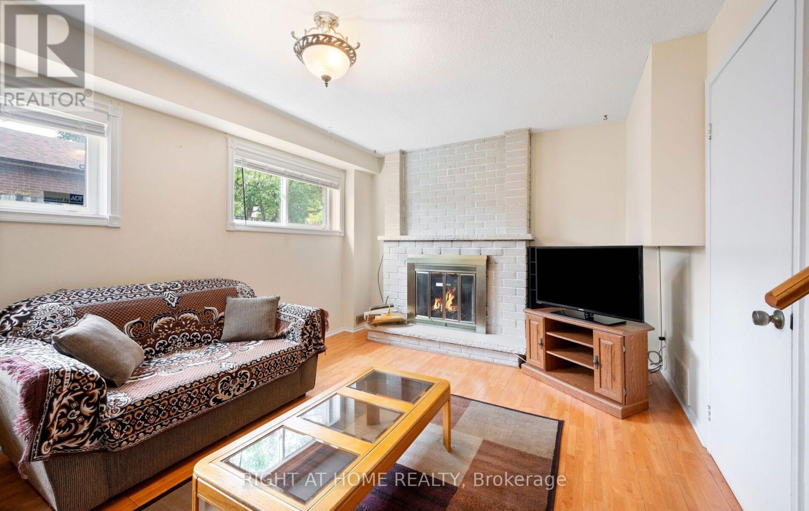 875 Messenger Meadow Drive, Mississauga, ON