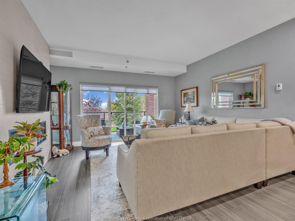 205-6 Park, Kingsville, ON