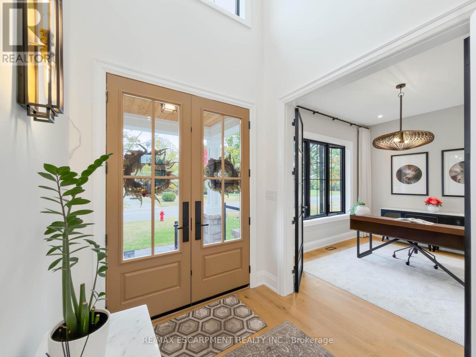 260 Kent Crescent, Burlington, ON