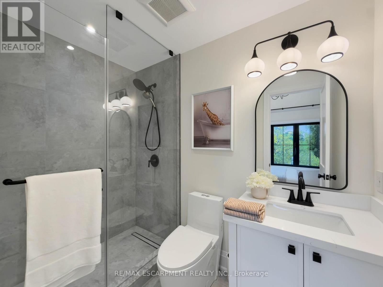 260 Kent Crescent, Burlington, ON