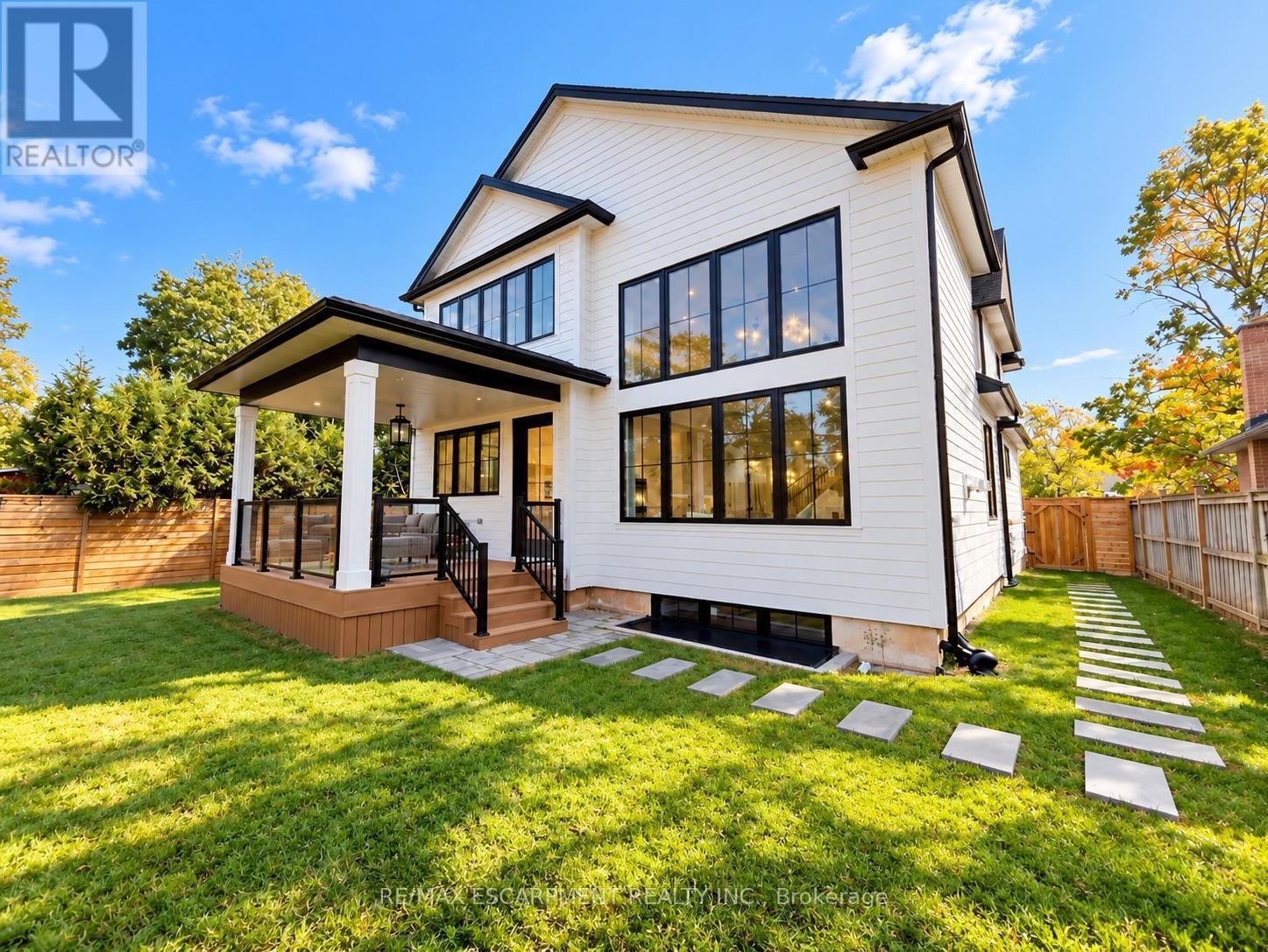 260 Kent Crescent, Burlington, ON