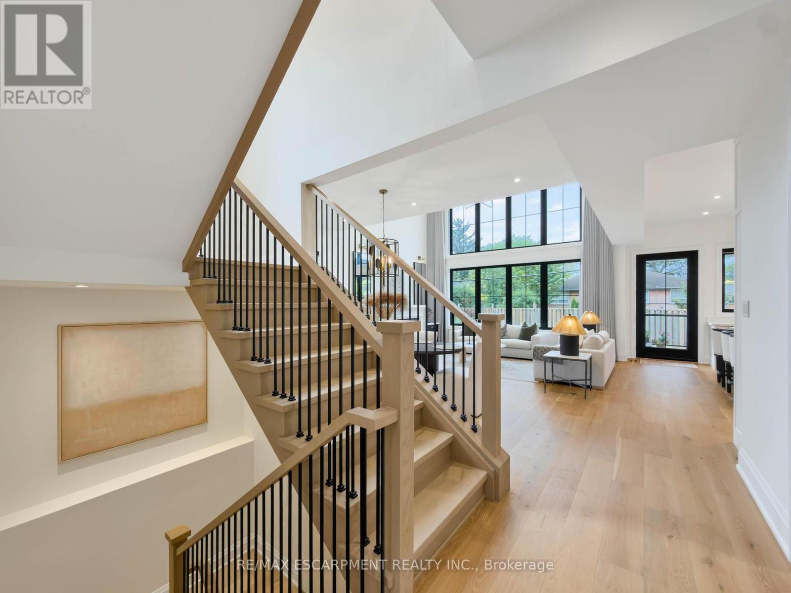 260 Kent Crescent, Burlington, ON
