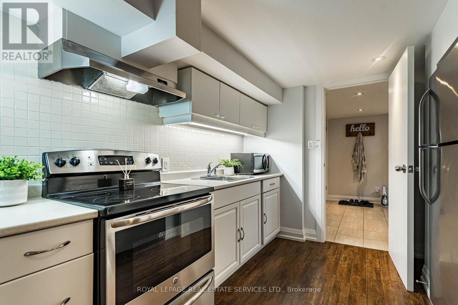 1192 Flagship Drive, Mississauga, ON