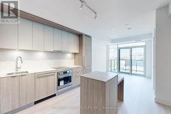 917 - 6 GREENBRIAR ROAD Toronto, ON M2K 1B5