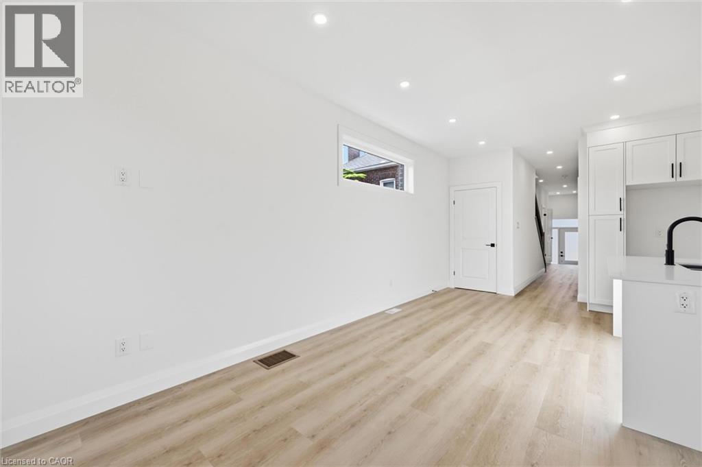 48 Melbourne Street, Hamilton, ON