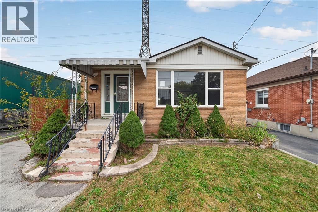 11 Selkirk Avenue, Hamilton, ON