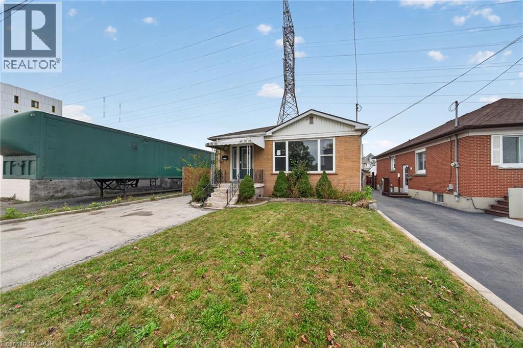 11 Selkirk Avenue, Hamilton, ON