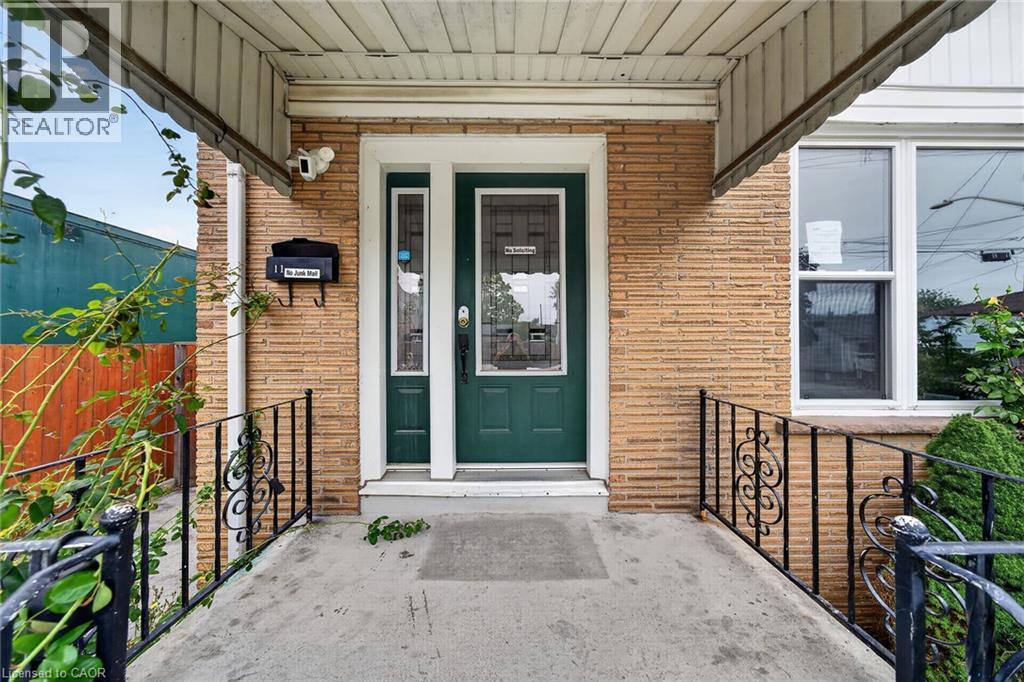 11 Selkirk Avenue, Hamilton, ON