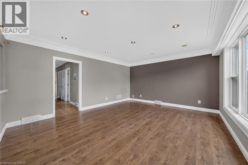 11 Selkirk Avenue, Hamilton, ON
