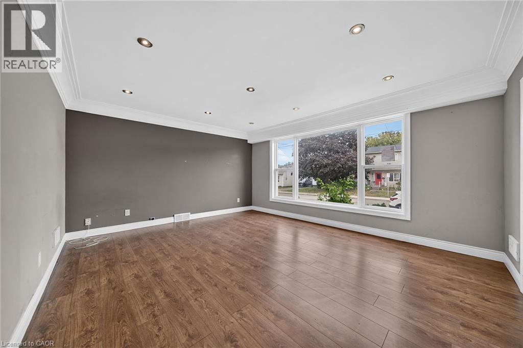 11 Selkirk Avenue, Hamilton, ON