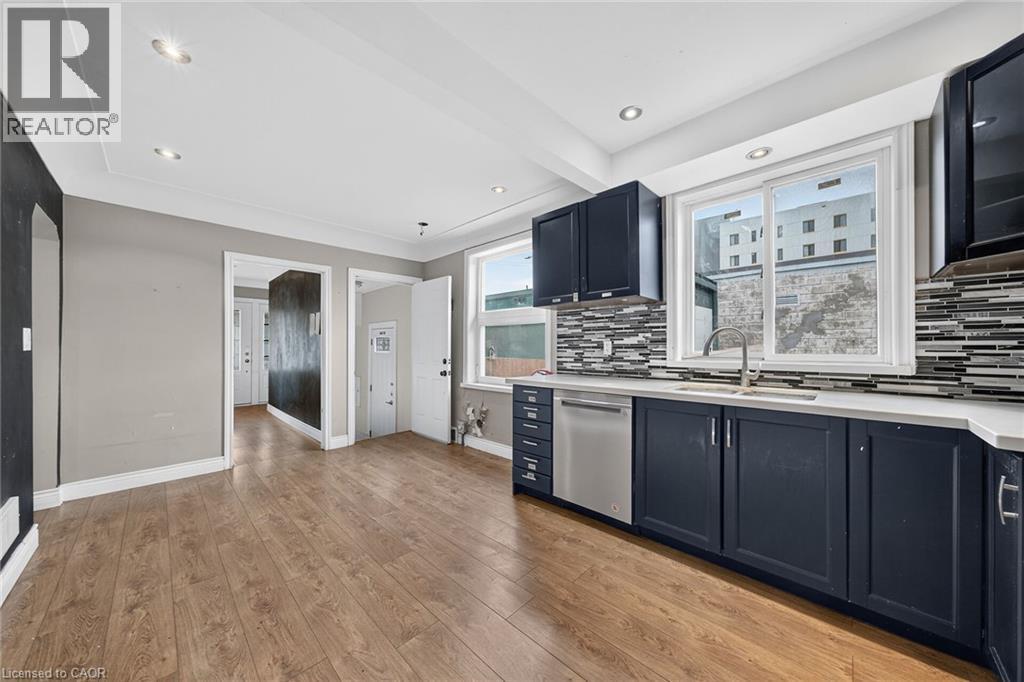 11 Selkirk Avenue, Hamilton, ON