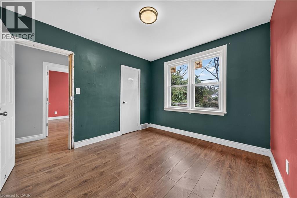 11 Selkirk Avenue, Hamilton, ON