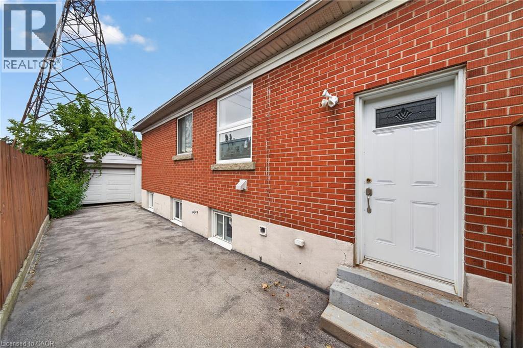 11 Selkirk Avenue, Hamilton, ON