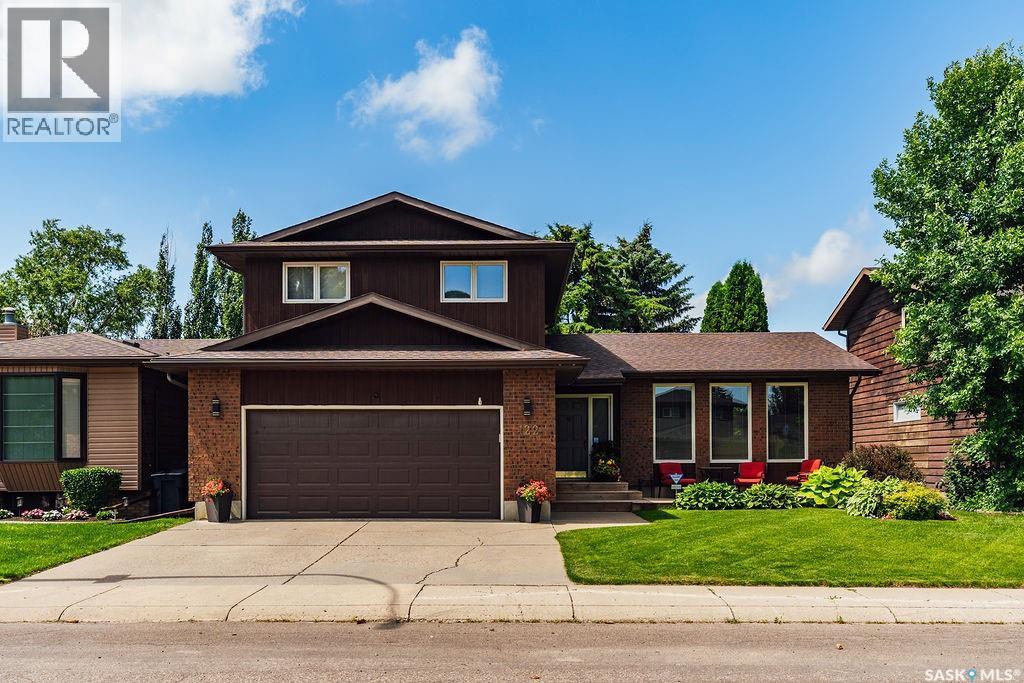 122 Wakaw Crescent, Saskatoon, SK