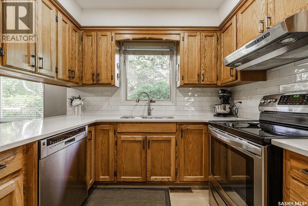 122 Wakaw Crescent, Saskatoon, SK
