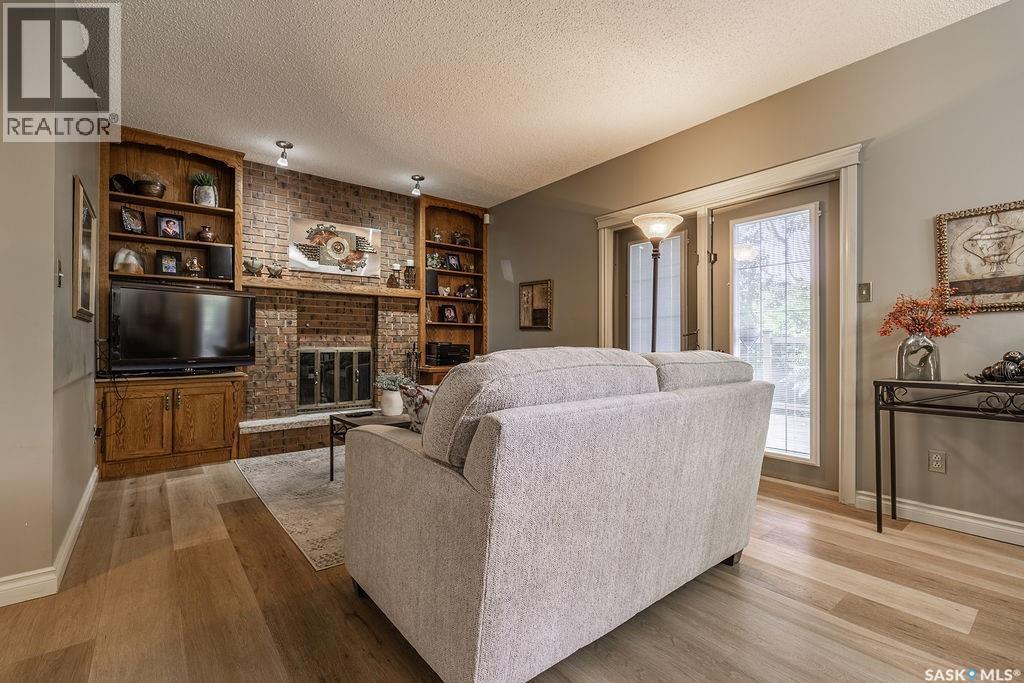 122 Wakaw Crescent, Saskatoon, SK