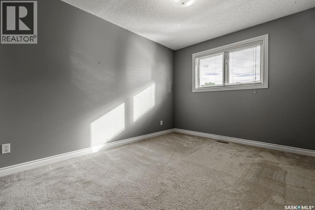 122 Wakaw Crescent, Saskatoon, SK