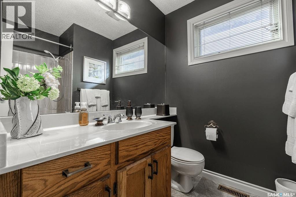 122 Wakaw Crescent, Saskatoon, SK