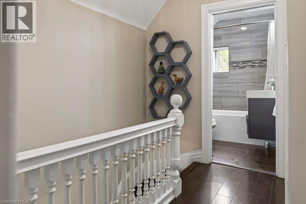 427 Jackson Street W, Hamilton, ON