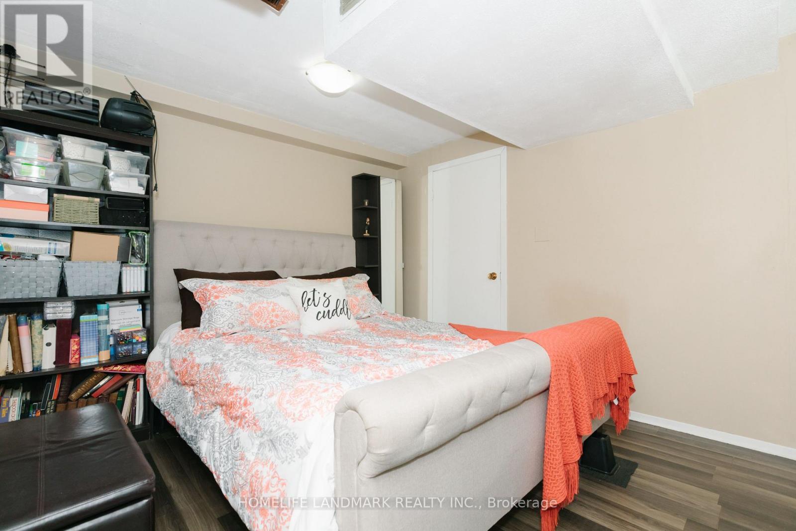 2419 Cashmere Avenue, Mississauga, ON