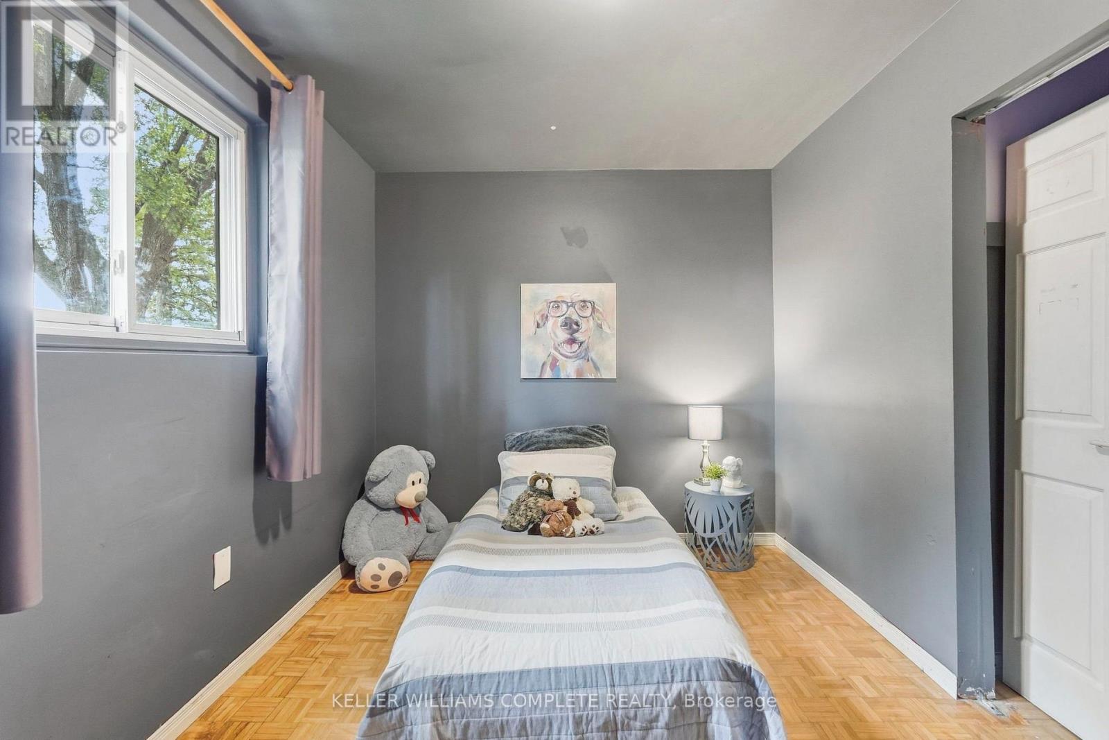 228 Golden Orchard Drive, Hamilton, ON