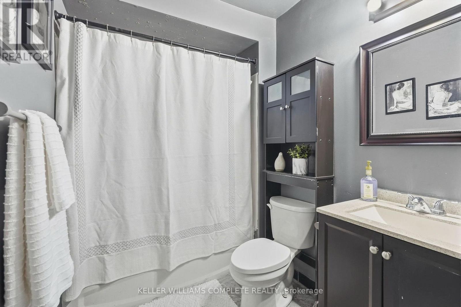 228 Golden Orchard Drive, Hamilton, ON