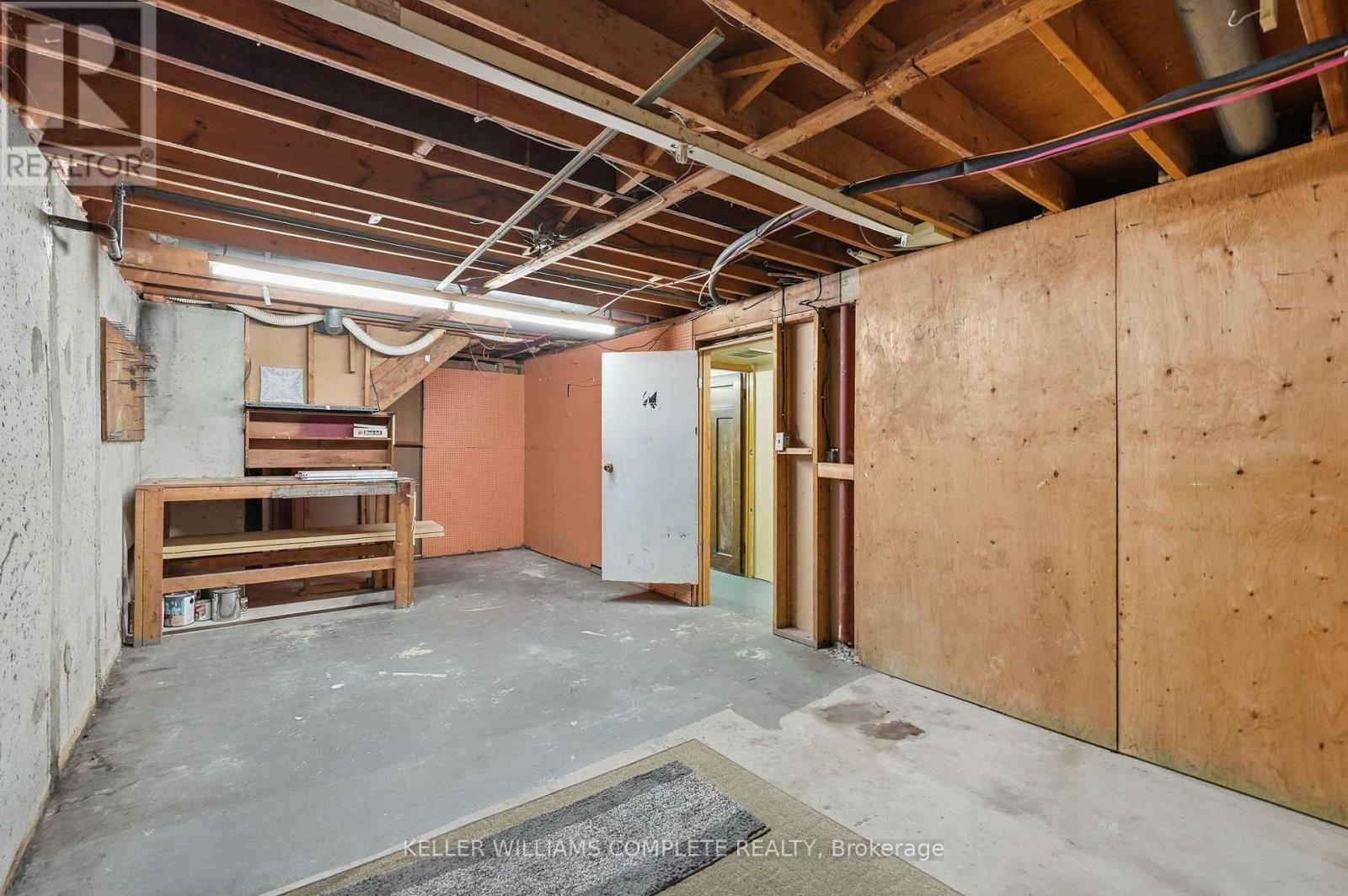 228 Golden Orchard Drive, Hamilton, ON