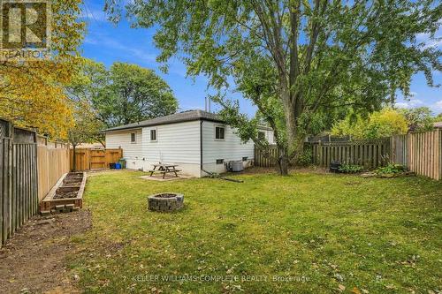 228 Golden Orchard Drive, Hamilton, ON 
