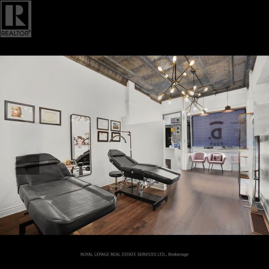 232 King Street W, Hamilton, ON