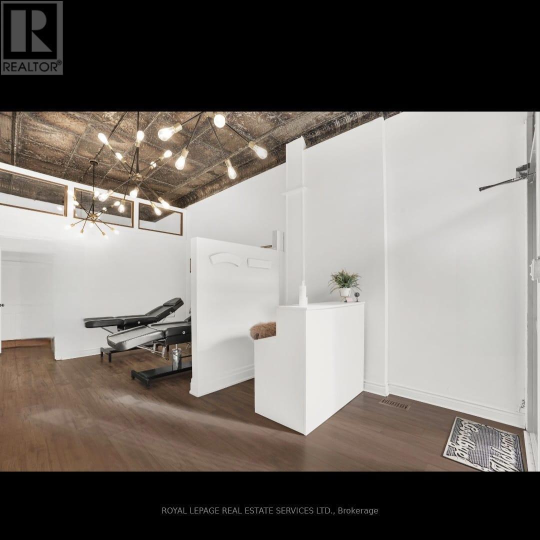 232 King Street W, Hamilton, ON
