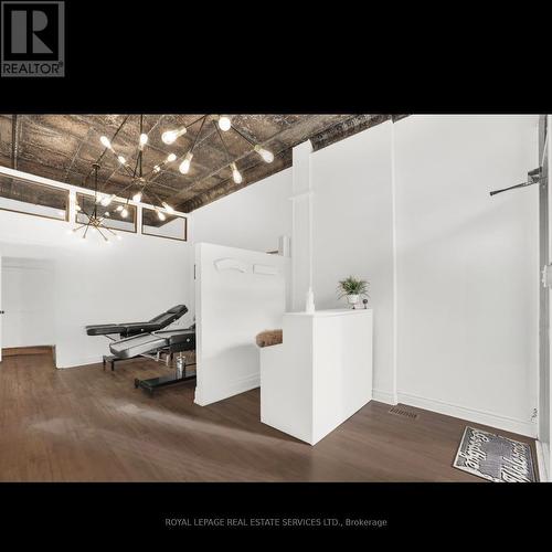 232 King Street W, Hamilton, ON 