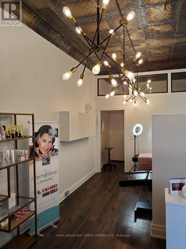 232 King Street W, Hamilton, ON