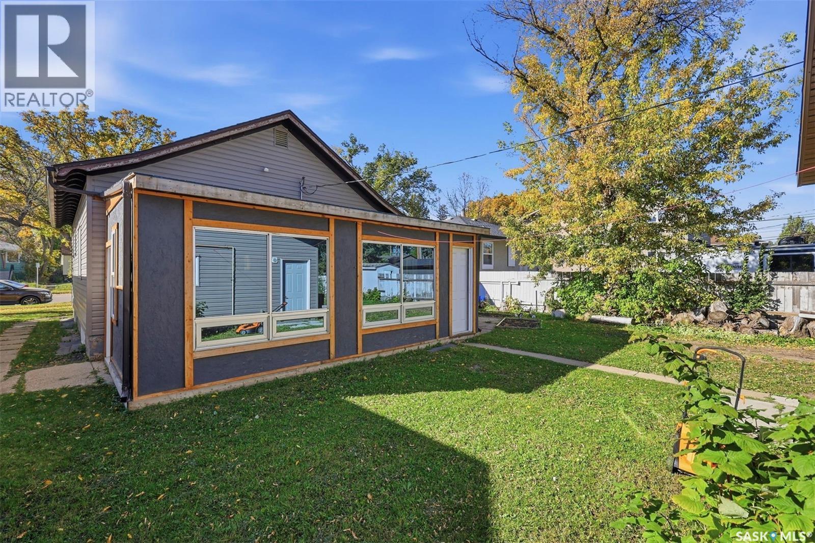 1715 Broadway Avenue, Saskatoon, SK